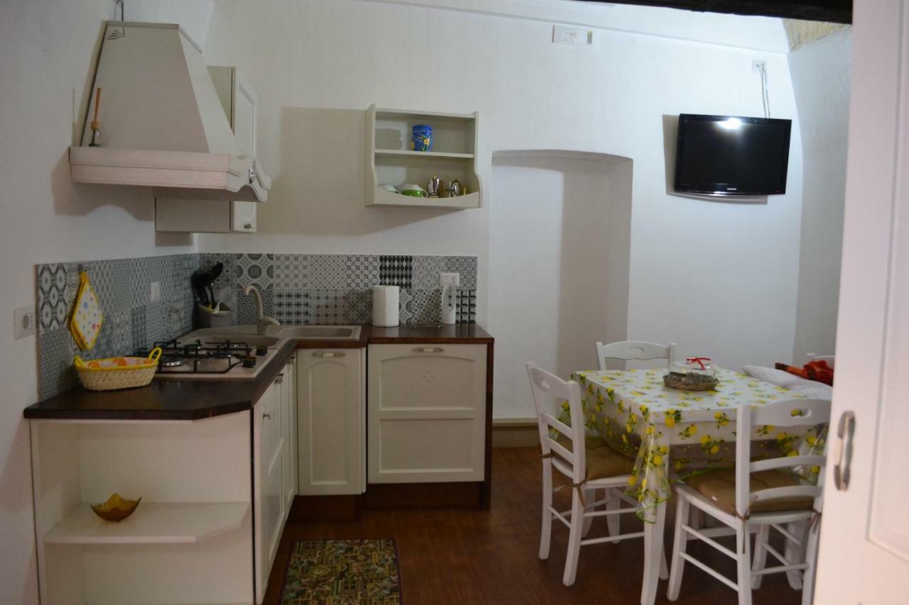 Le Case Di Titina Villa มอตโตลา ภายนอก รูปภาพ